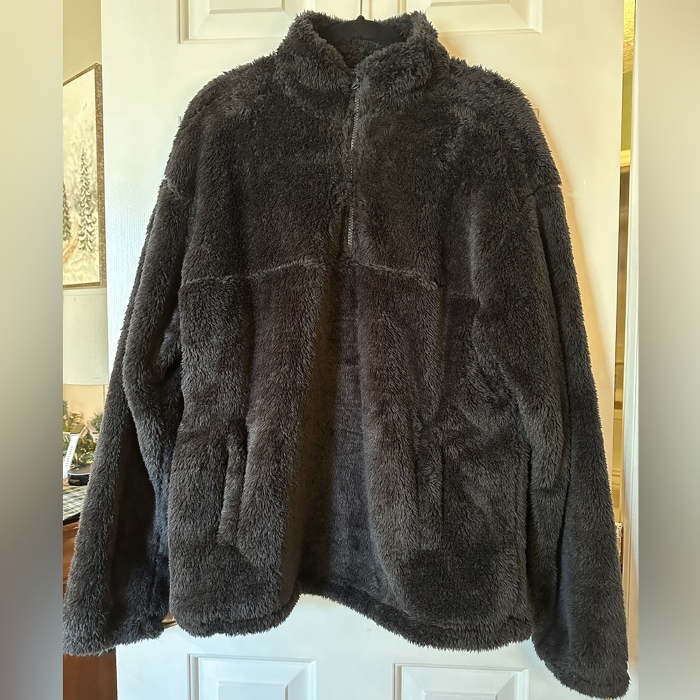 Forever 21 Men’s Plush Fleece Pullover, Size L